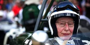 Foto zur News: John Surtees, der &quot;Sohn des Windes&quot; wird 80 Jahre alt