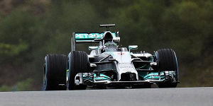 Foto zur News: Surers Formcheck: Glänzende Mercedes - Sorgenkind Vettel