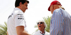 Foto zur News: Ecclestone: &quot;Mercedes sollte nicht bestraft werden&quot;