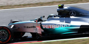 Foto zur News: Barcelona: Rosberg vor Hamilton, aber der Schein trügt...