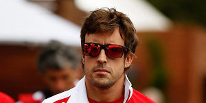 Foto zur News: Alonso will mit Ferrari Weltmeister werden