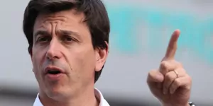 Foto zur News: Wolff #AND# Marko: "Hass wäre zu viel der Gefühle"