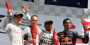Foto zur News: Hamilton gewinnt Heimrennen in Silverstone