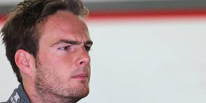 Foto zur News: Formel-1-Live-Ticker: Tag 23.435 - Top-Model de Silvestro
