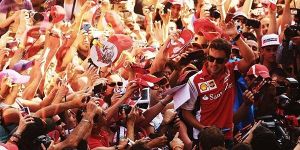 Foto zur News: Wie Alonso motiviert bleibt: &quot;Will Fans Titel schenken&quot;