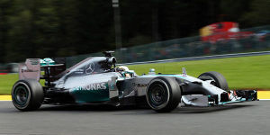 Foto zur News: Mercedes bleibt am Drücker: Freitagsbestzeit für Hamilton
