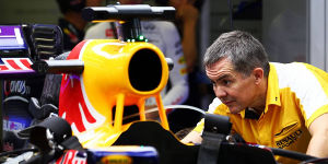 Foto zur News: Strafe droht: Renault hat schlechte Nachrichten für Vettel