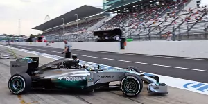 Foto zur News: Hamilton-Bestzeit bei Crashorgie in Suzuka