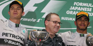 Foto zur News: Rosberg übersteuert Hamilton zum Sieg