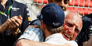 Foto zur News: Red Bull: Vettels Ausstiegsklausel sollte gestrichen werden