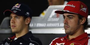 Foto zur News: Traumehe mit Ferrari: Alonso lässt Vettel zappeln