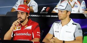 Foto zur News: McLaren: Alonso rein - Button raus?