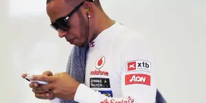 Foto zur News: Highlights des Tages: Poser-Lewis zeigt sein Auto