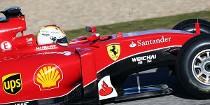 Foto zur News: Sebastian Vettel: 2015 Schluss mit ständigem Helmwechsel?