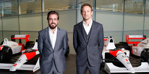Foto zur News: McLaren-Duell: Watson sieht Alonso durch Qualifying im