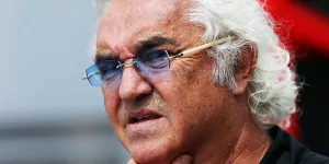 Foto zur News: Briatore: Fernando Alonso kann sich an Unfall nicht erinnern