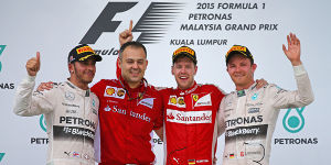 Foto zur News: &quot;Außergewöhnlicher Job&quot;: Mercedes zollt Ferrari Respekt