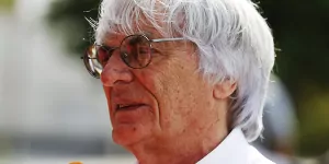 Foto zur News: Bernie Ecclestone erwartet keinen neuen Motor für 2017