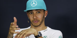 Foto zur News: Formel-1-Live-Ticker: Lewis Hamilton tritt in Fettnäpfchen