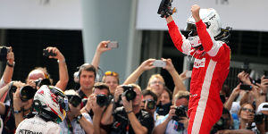 Foto zur News: Trotz Vettel-Sieg: Mercedes bleibt Formel-1-Favorit