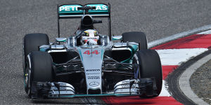 Foto zur News: Formel 1 in China 2015: Mercedes vorn, Red Bull überrascht