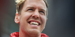Foto zur News: Keine Strafe: Kommissare legen Fall Vettel/Perez zu den