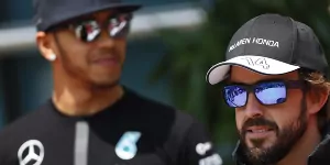 Foto zur News: Alonso nimmt Hamilton in Schutz: Zu früh für schmutzige