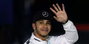 Foto zur News: Hamilton nervenstark: Erste Bahrain-Pole für den Weltmeister