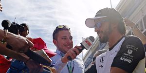 Foto zur News: Keine Dämonen: Fernando Alonso hat Testcrash abgehakt