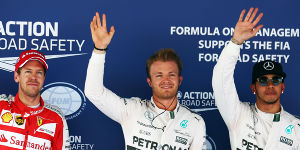 Foto zur News: Formel 1 Barcelona 2015: Nico Rosberg schlägt mit Pole