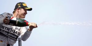 Foto zur News: Barcelona-Sieger Nico Rosberg: &quot;Endlich!&quot;