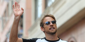 Foto zur News: Jenson Button: Bei McLaren auch 2016 fest im Sattel?