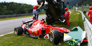 Foto zur News: Schwerer Unfall: Ferrari rätselt über Räikkönen-Abflug