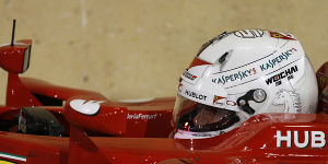 Foto zur News: Fünfzehn Gramm aerodynamisches Hilfsmittel an Vettels Helm