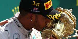 Foto zur News: Formel 1 Silverstone 2015: Hamilton gewinnt Regen-Krimi