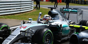 Foto zur News: Mercedes: Taktikfuchs Hamilton schlägt Kampfhund Rosberg