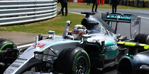 Foto zur News: Mercedes: Taktikfuchs Hamilton schlägt Kampfhund Rosberg