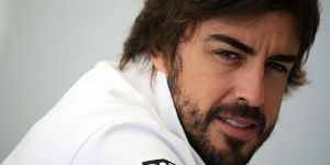 Foto zur News: Formel-1-Live-Ticker: Fernando Alonso schwer verliebt
