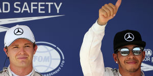 Foto zur News: Mercedes: Lewis Hamilton demütigt Nico Rosberg