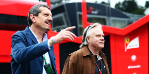 Foto zur News: Heiße Phase bei Haas: &quot;Man kann über das Auto sprechen...&quot;
