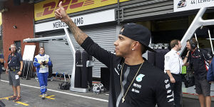 Foto zur News: Formel-1-Live-Ticker: Lewis Hamilton kündigt Urlaubsfilm an
