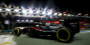 Foto zur News: McLaren schöpft in Singapur Hoffnung: Beide Autos in Q2