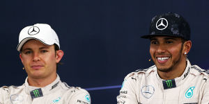 Foto zur News: Nach Startsituation: Rosberg verstimmt, Hamilton