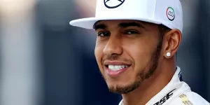 Foto zur News: Bullshit, Fish #AND# Chips: Lewis Hamilton im