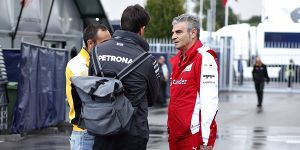 Foto zur News: Ecclestone: Mercedes und Ferrari &quot;wie siamesische Zwillinge&quot;