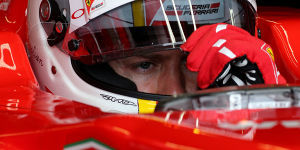 Foto zur News: Highlights des Tages: Vettel testet, Hamilton kuschelt