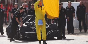 Foto zur News: Turboschaden am Dienstag: Fehlstart für Renault