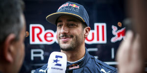 Foto zur News: Ricciardo: Mercedes könnte die ersten vier Rennen dominieren