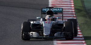 Foto zur News: Angst der Gegner: Ist der Mercedes ein PS-Monster?
