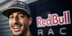 Foto zur News: Daniel Ricciardo lächelt wieder: &quot;Können 2016 gewinnen&quot;